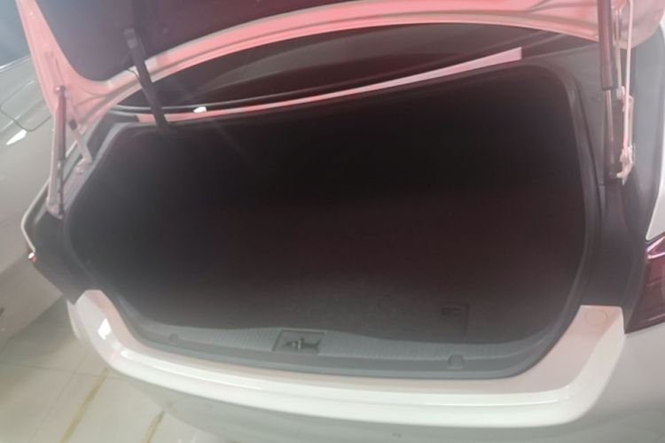 Used Toyota Crown 2015 2.5L Smart Edition Trunk