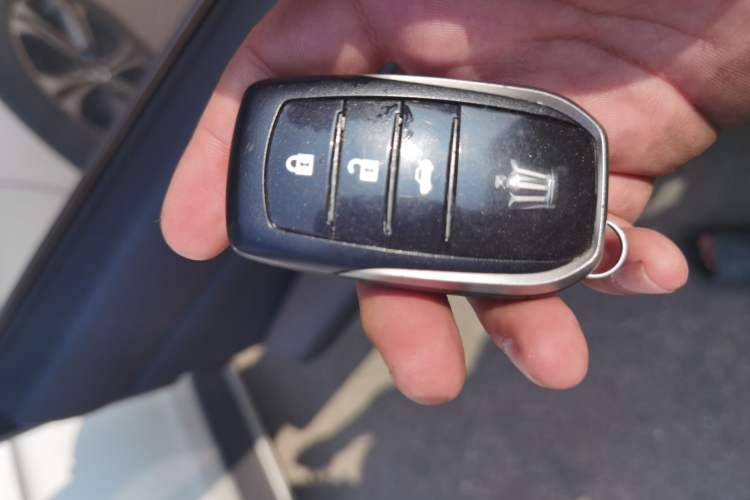 Used Toyota Crown 2015 2.0T Fashion Edition Vehicle Key