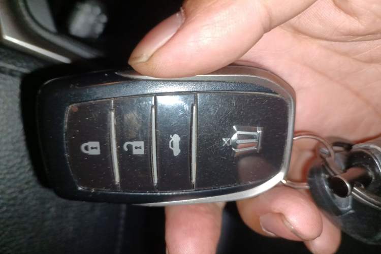 Used Toyota Crown 2015 2.0T Fashion Edition Vehicle Key