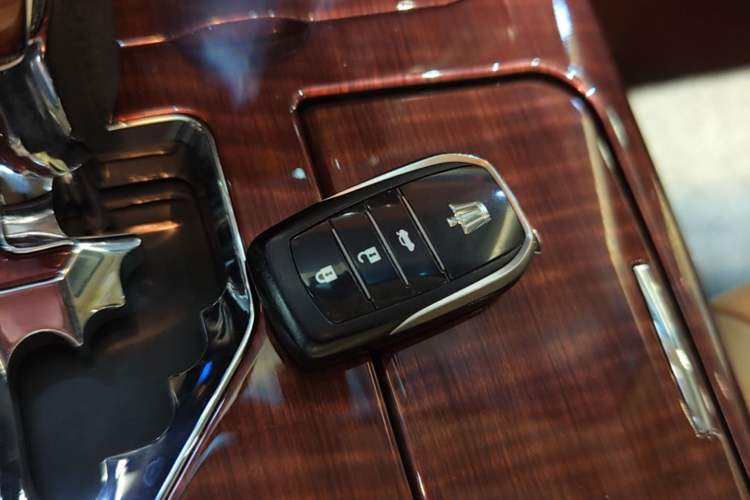 Used Toyota Crown 2015 2.5L Smart Edition Vehicle Key