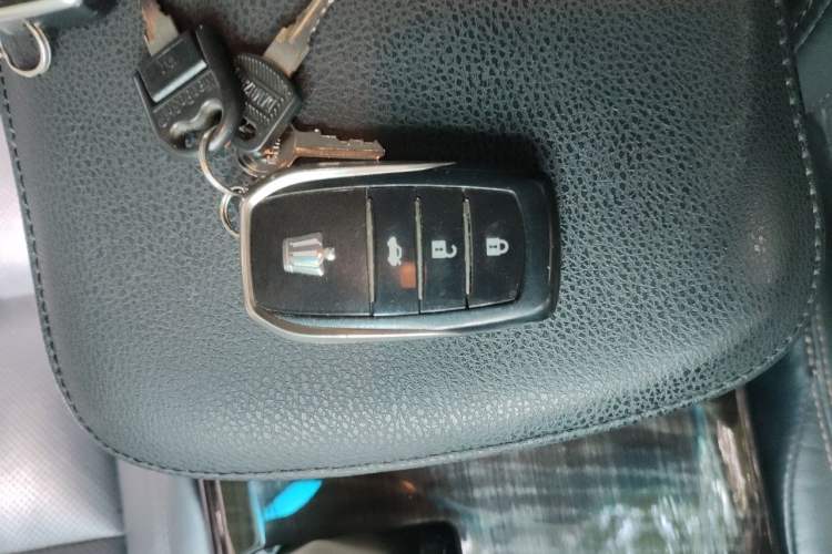 Used Toyota Crown 2015 2.0T Fashion Edition Vehicle Key