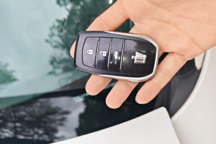 Used Toyota Crown 2015 2.0T Fashion Edition Vehicle Key