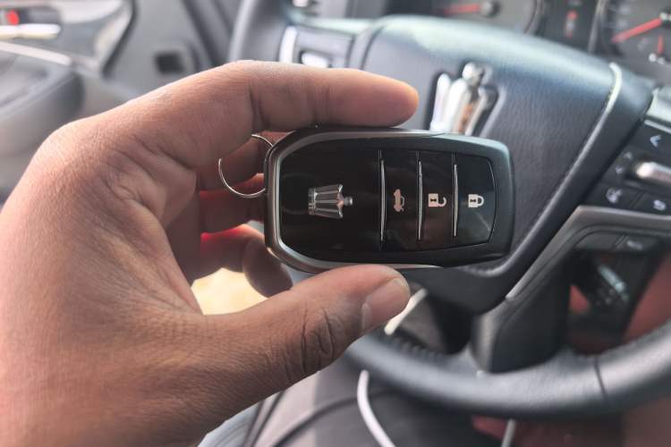 Used Toyota Crown 2015 2.0T Fashion Edition Vehicle Key