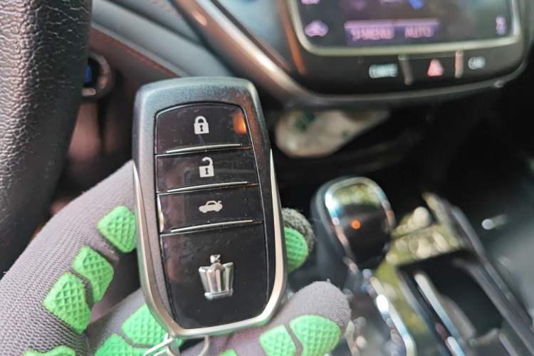 Used Toyota Crown 2015 2.0T Fashion Edition Vehicle Key