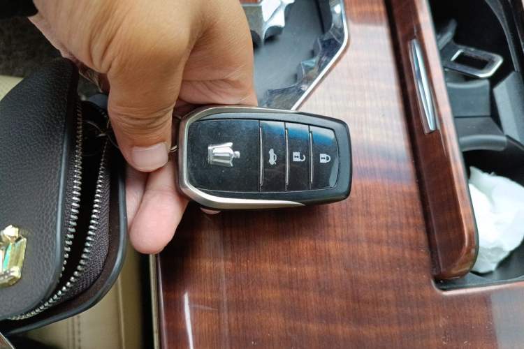 Used Toyota Crown 2015 2.0T Fashion Edition Vehicle Key
