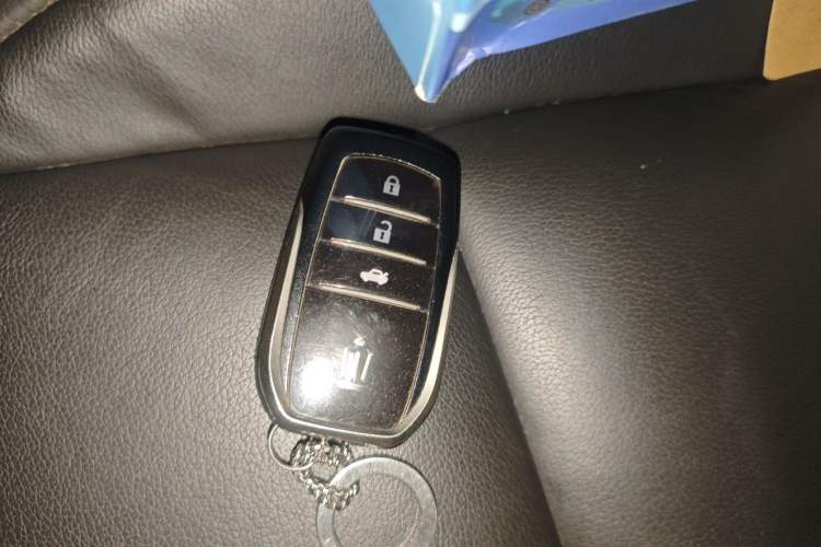 Used Toyota Crown 2015 2.0T Pioneer Edition Vehicle Key
