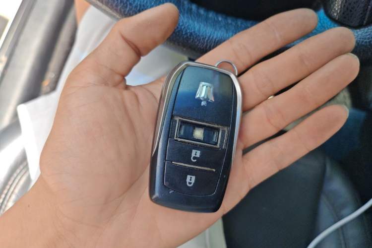 Used Toyota Crown 2015 2.5L Smart Edition Vehicle Key