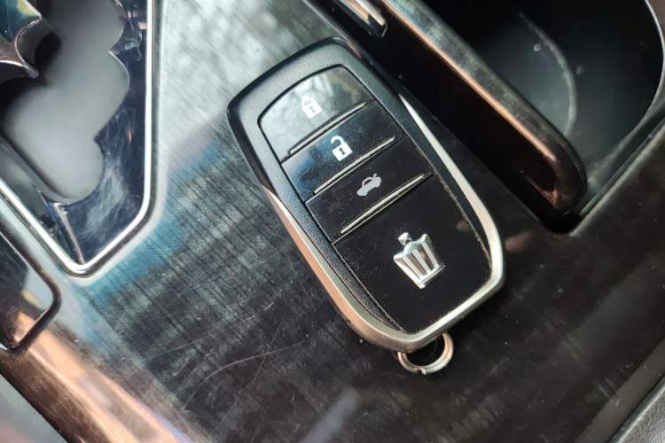 Used Toyota Crown 2015 2.0T Fashion Edition Vehicle Key