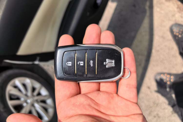 Used Toyota Crown 2015 2.0T Fashion Edition Vehicle Key