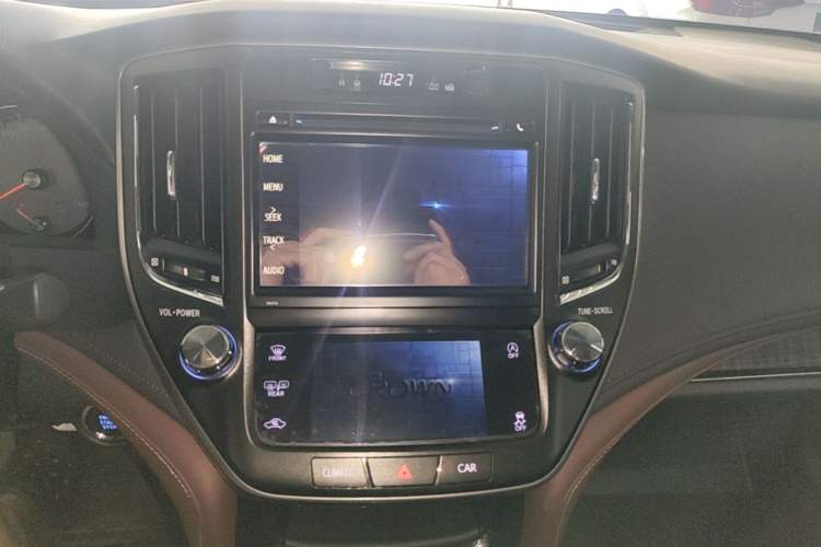 Used Toyota Crown 2017 2.0T Sport Edition Audio And AC Panel
