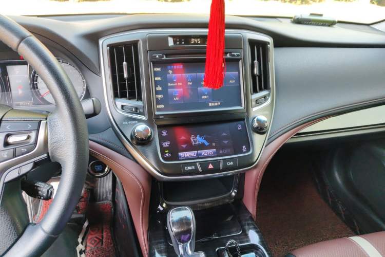 Used Toyota Crown 2017 2.0T Sport Edition Audio And AC Panel