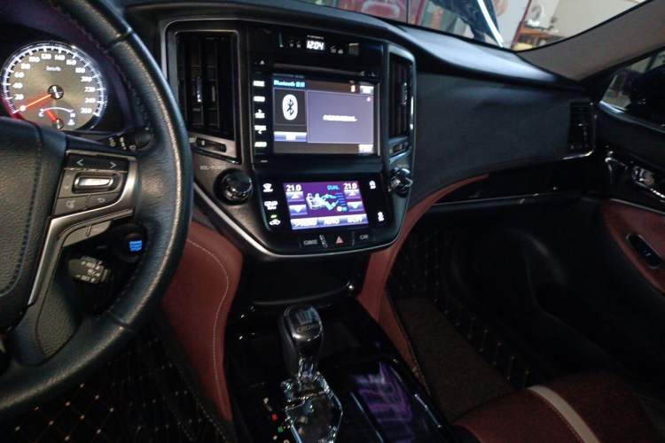 Used Toyota Crown 2017 2.0T Sport Edition Audio And AC Panel