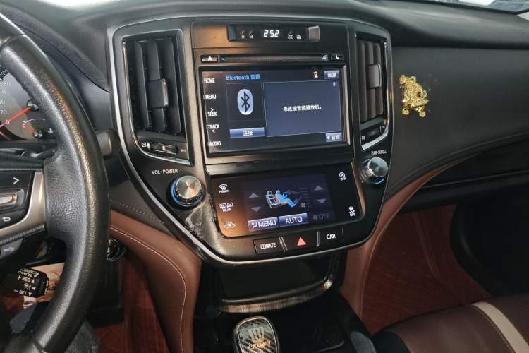 Used Toyota Crown 2017 2.0T Sport Edition Audio And AC Panel