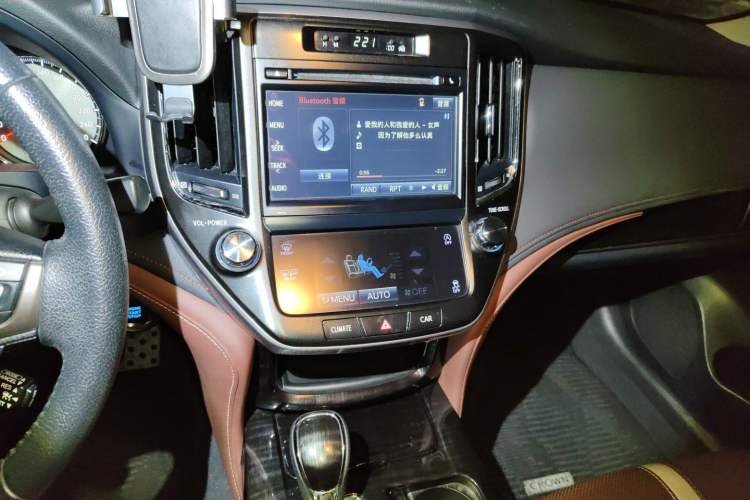 Used Toyota Crown 2017 2.0T Sport Edition Audio And AC Panel