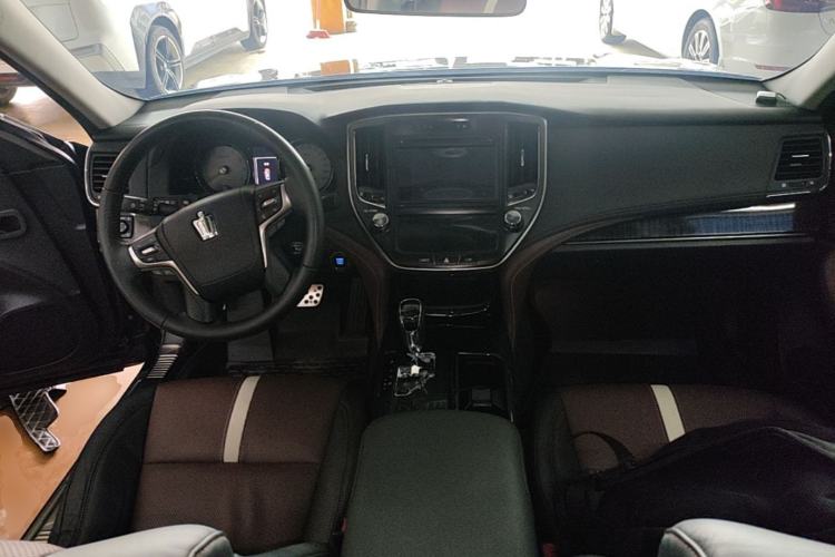 Used Toyota Crown 2017 2.0T Sport Edition Center Console