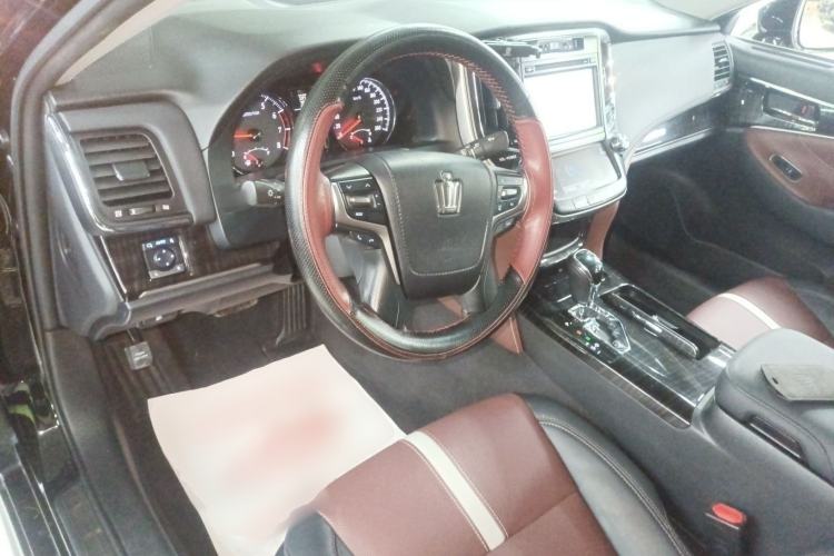 Used Toyota Crown 2017 2.0T Sport Edition Center Console