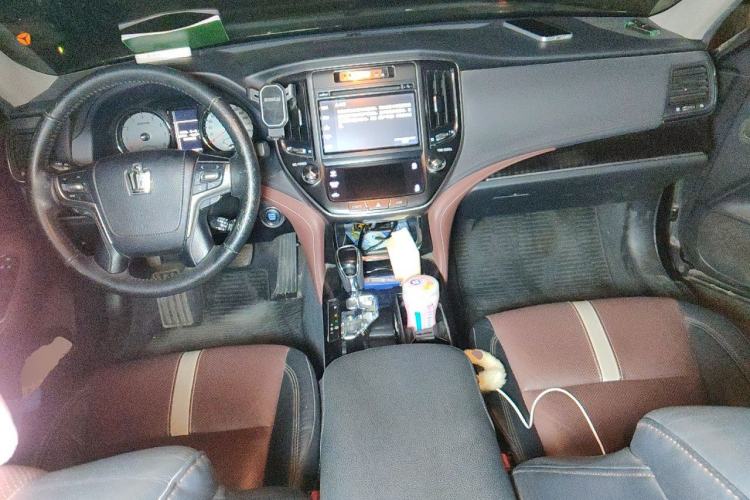 Used Toyota Crown 2017 2.0T Sport Edition Center Console