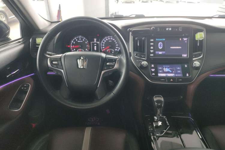 Used Toyota Crown 2017 2.0T Sport Edition Center Console
