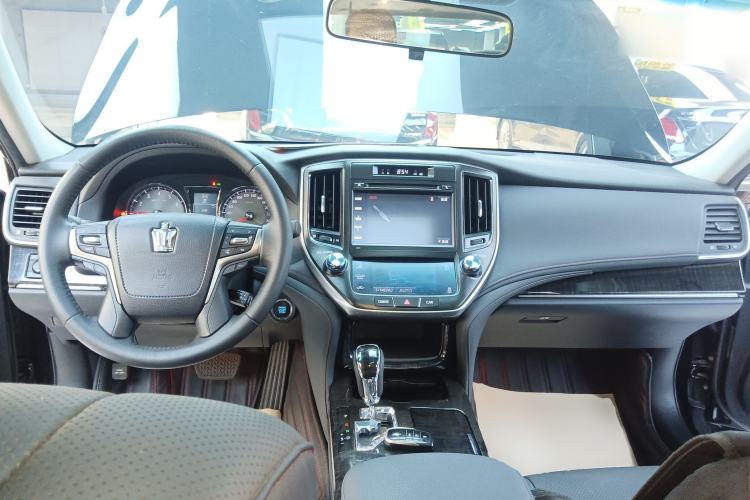 Used Toyota Crown 2017 2.0T Sport Edition Center Console