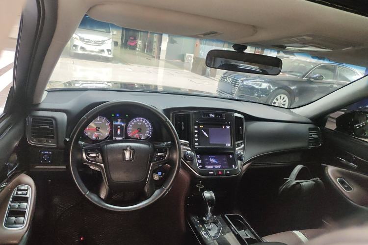 Used Toyota Crown 2017 2.0T Sport Edition Center Console