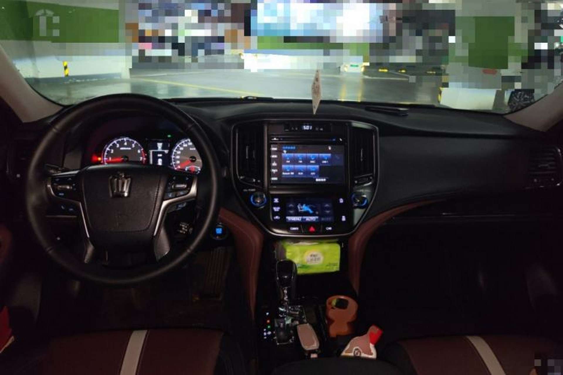 Used Toyota Crown 2017 2.0T Sport Edition Center Console