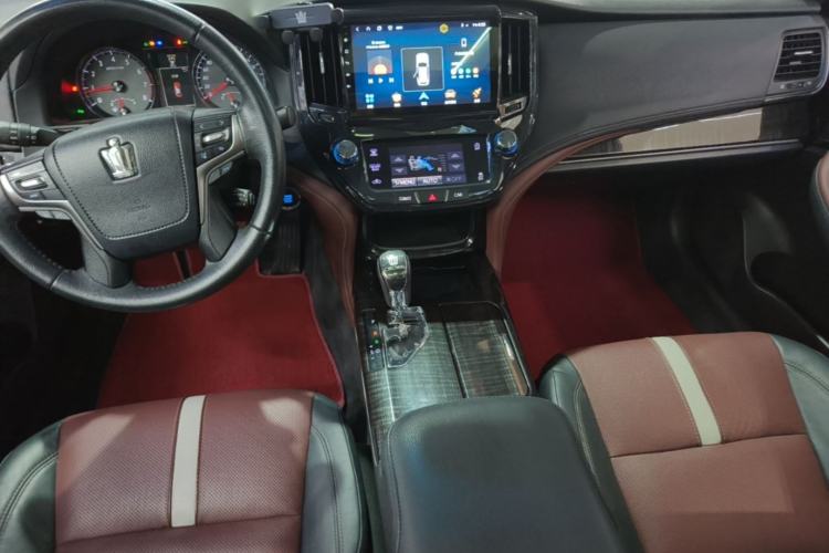 Used Toyota Crown 2017 2.0T Sport Edition Center Console