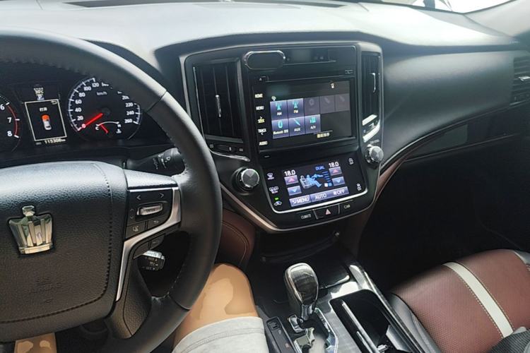 Used Toyota Crown 2017 2.0T Sport Edition Center Console