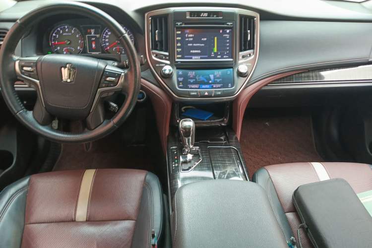 Used Toyota Crown 2017 2.0T Sport Edition Center Console