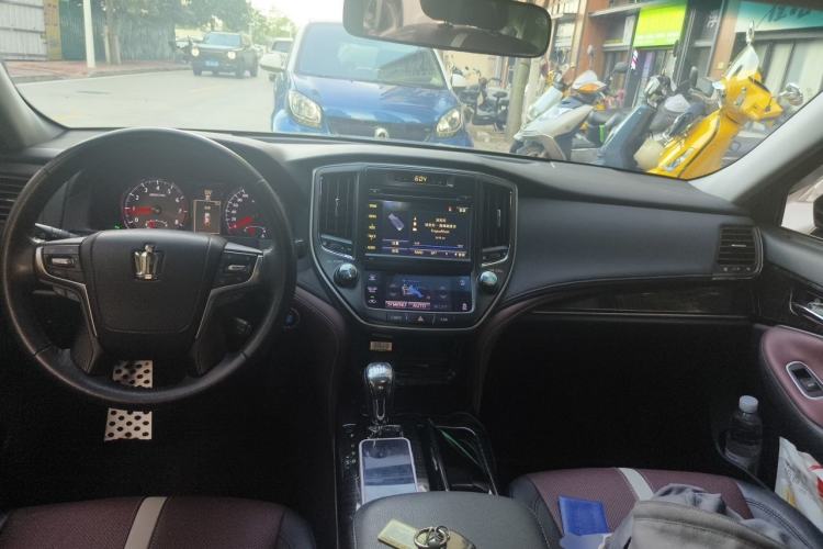Used Toyota Crown 2017 2.0T Sport Edition Center Console