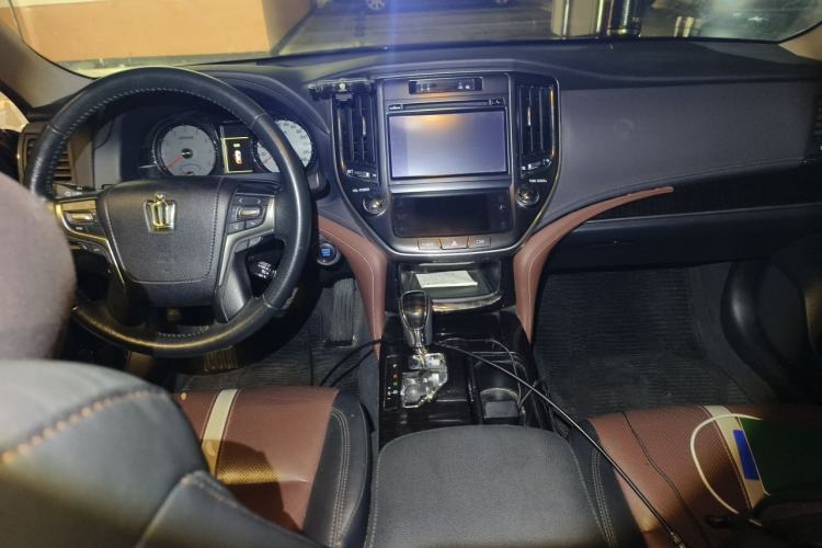 Used Toyota Crown 2017 2.0T Sport Edition Center Console