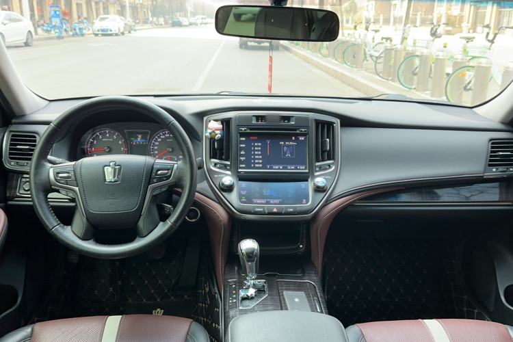 Used Toyota Crown 2017 2.0T Sport Edition Center Console