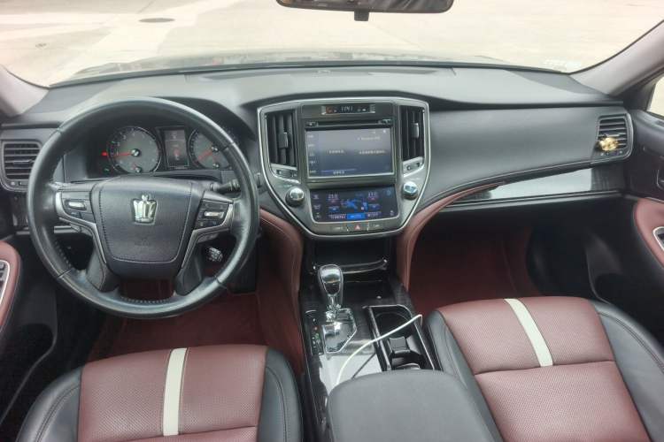 Used Toyota Crown 2017 2.0T Sport Edition Center Console