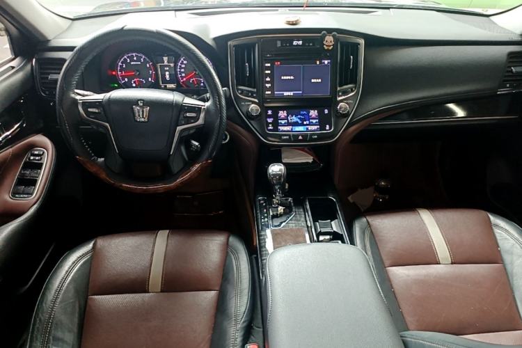 Used Toyota Crown 2017 2.0T Sport Edition Center Console