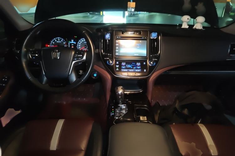 Used Toyota Crown 2017 2.0T Sport Edition Center Console