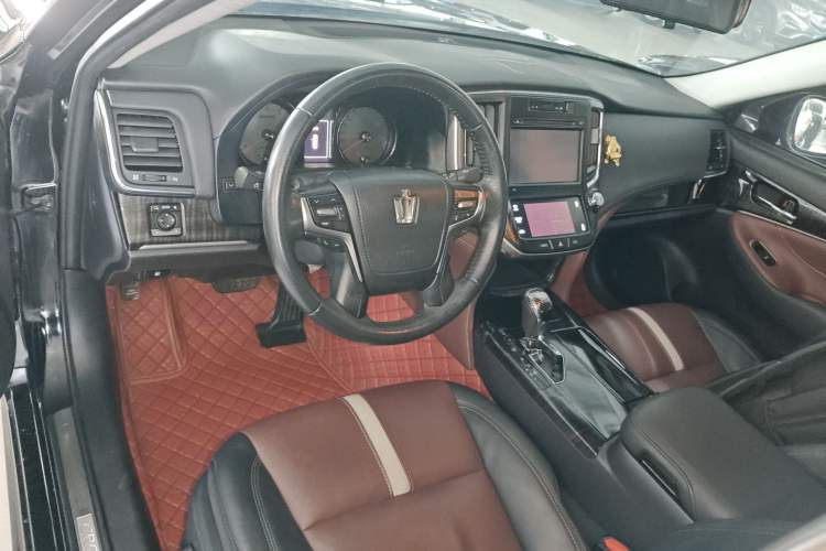 Used Toyota Crown 2017 2.0T Sport Edition Center Console