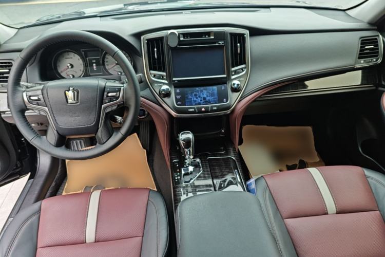 Used Toyota Crown 2017 2.0T Sport Edition Center Console