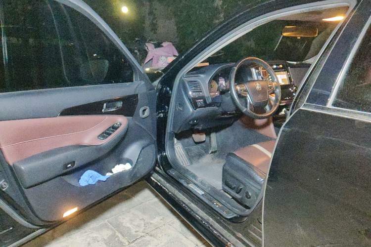 Used Toyota Crown 2017 2.0T Sport Edition Driver Seat