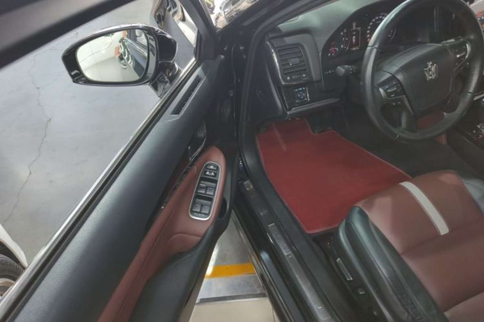Used Toyota Crown 2017 2.0T Sport Edition Driver Seat