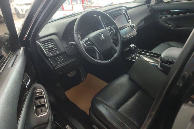 Used Toyota Crown 2017 2.0T Sport Edition Driver Seat