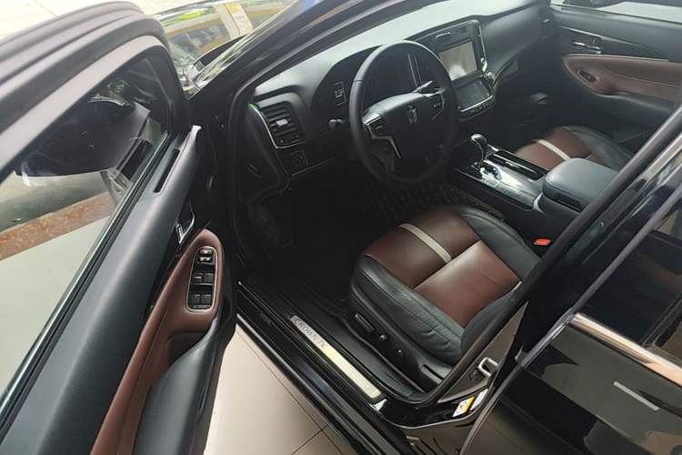 Used Toyota Crown 2017 2.0T Sport Edition Driver Seat