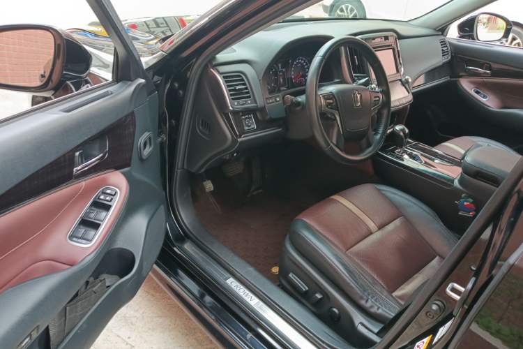Used Toyota Crown 2017 2.0T Sport Edition Driver Seat