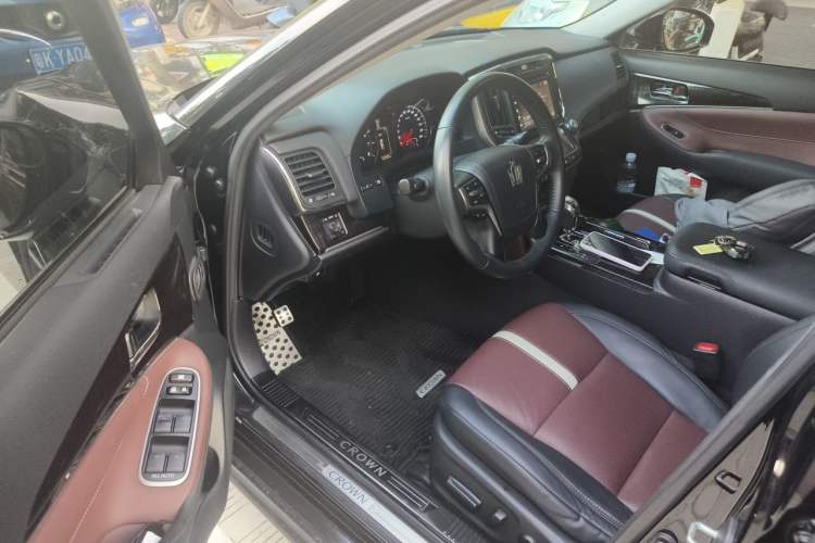 Used Toyota Crown 2017 2.0T Sport Edition Driver Seat