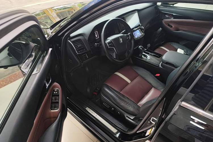 Used Toyota Crown 2017 2.0T Sport Edition Driver Seat