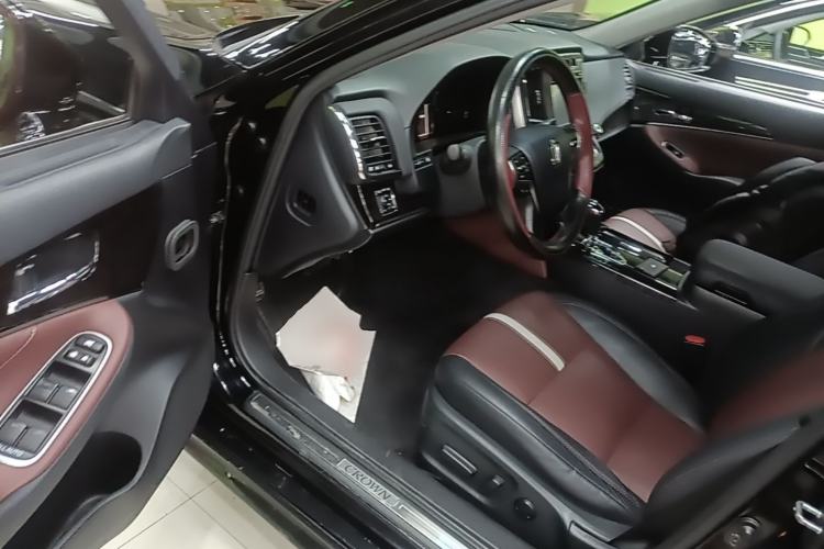 Used Toyota Crown 2017 2.0T Sport Edition Driver Seat