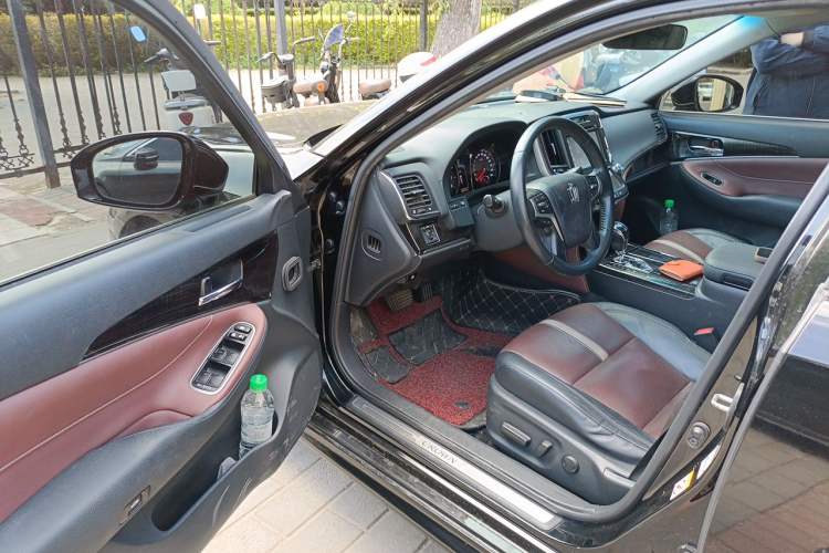 Used Toyota Crown 2017 2.0T Sport Edition Driver Seat