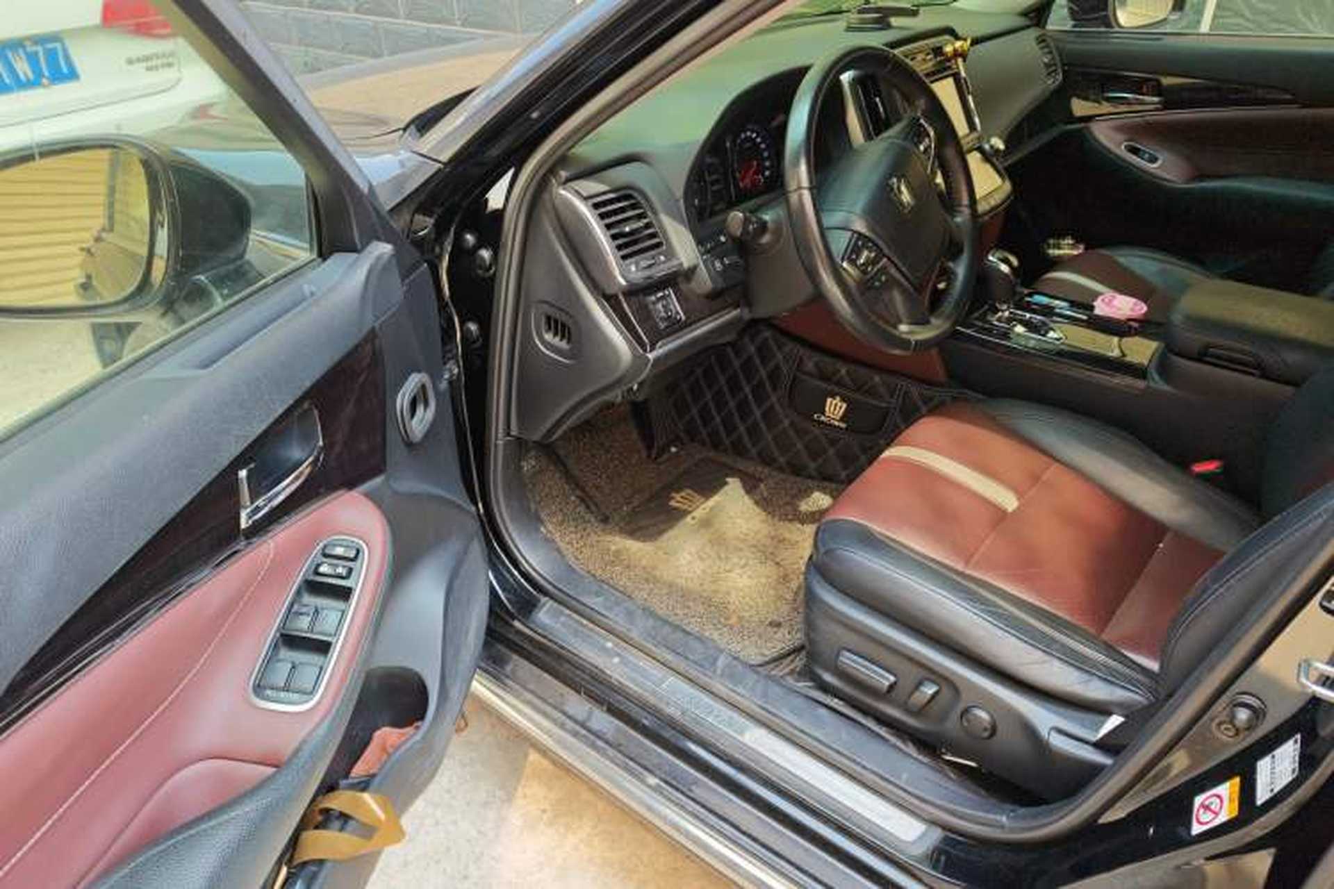 Used Toyota Crown 2017 2.0T Sport Edition Driver Seat