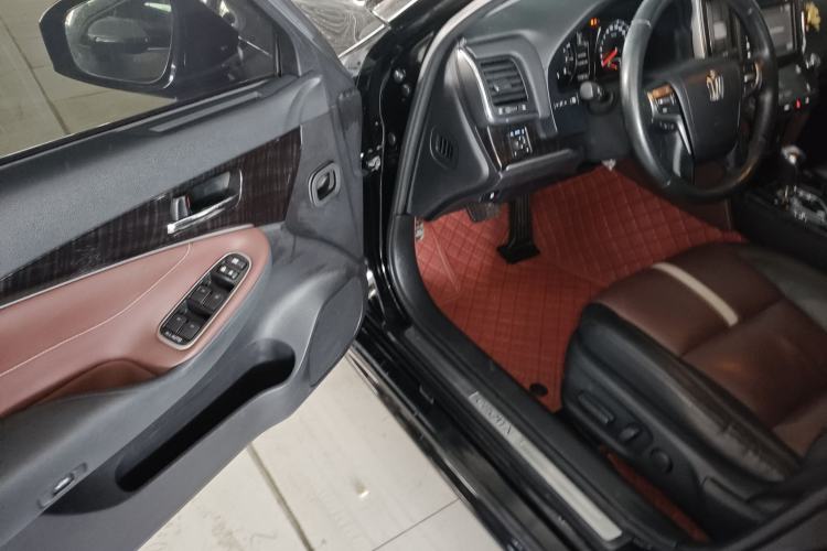 Used Toyota Crown 2017 2.0T Sport Edition Driver Seat