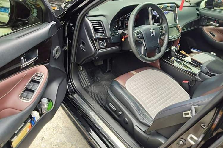 Used Toyota Crown 2017 2.0T Sport Edition Driver Seat