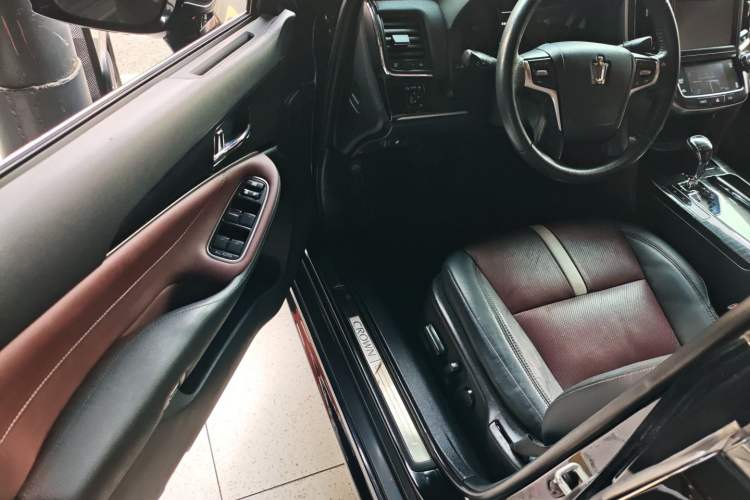 Used Toyota Crown 2017 2.0T Sport Edition Driver Seat