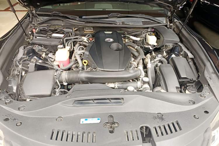 Used Toyota Crown 2017 2.0T Sport Edition Engine Bay